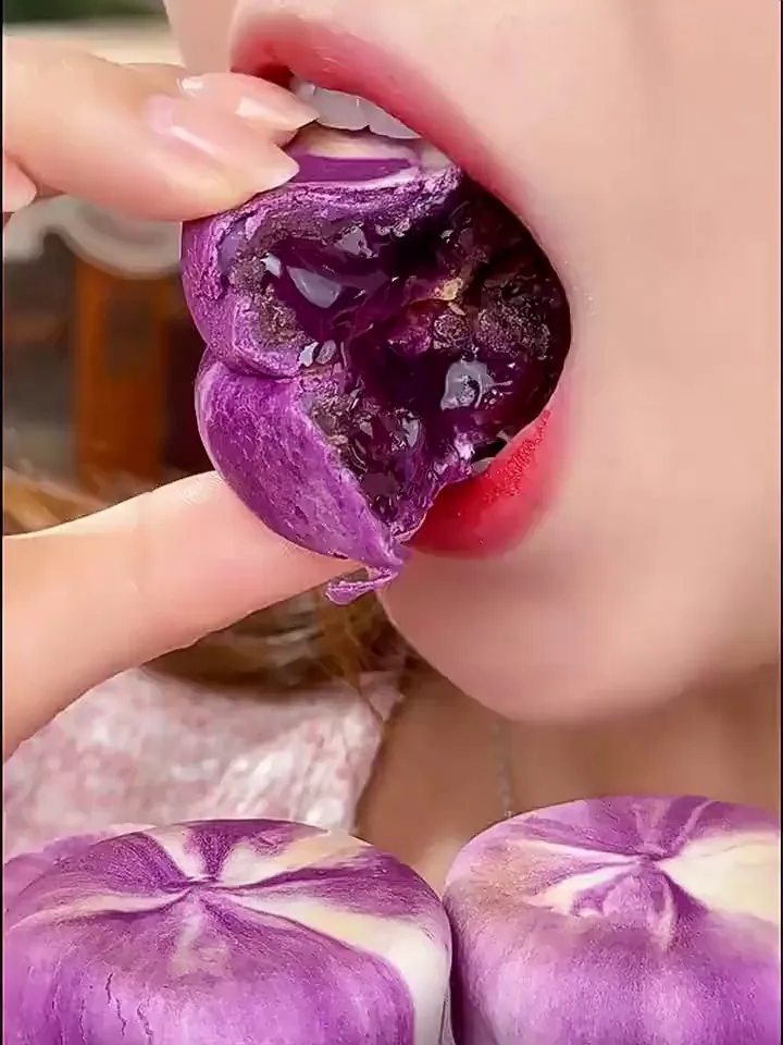 味蕾的极致诱惑!一口沦陷的山药蓝莓流心糕