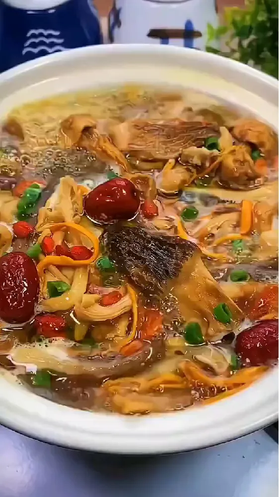 一锅菌汤,煮出山林鲜意