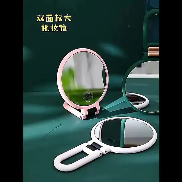 这镜子毛孔都给照“秃噜皮”了