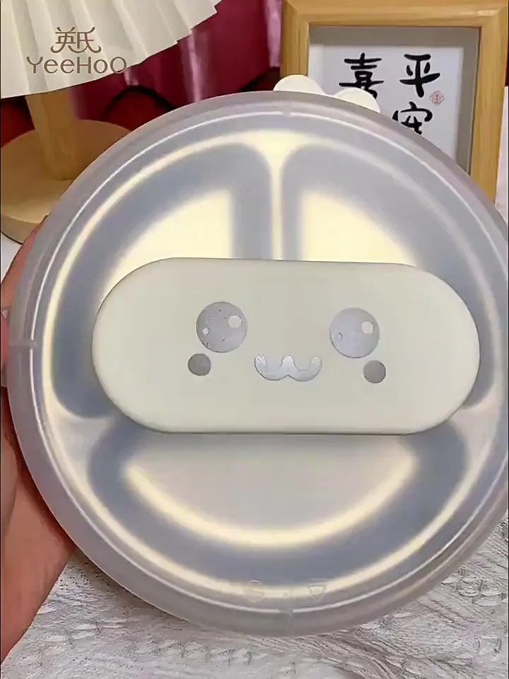 宝宝到了自主进食阶段,挑餐盘挑得眼花缭乱?