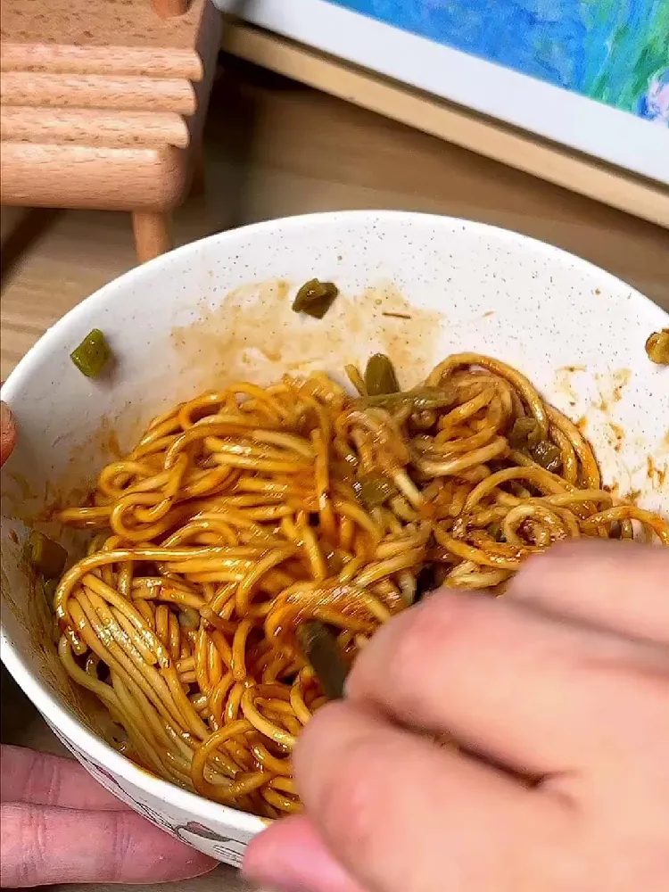 别再吃普通泡面啦!试试这碗热干面