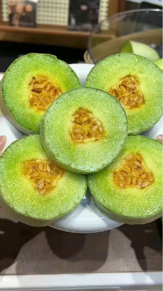 吃瓜星人集合🙋‍♀️大胆冲！清甜羊角蜜🎀