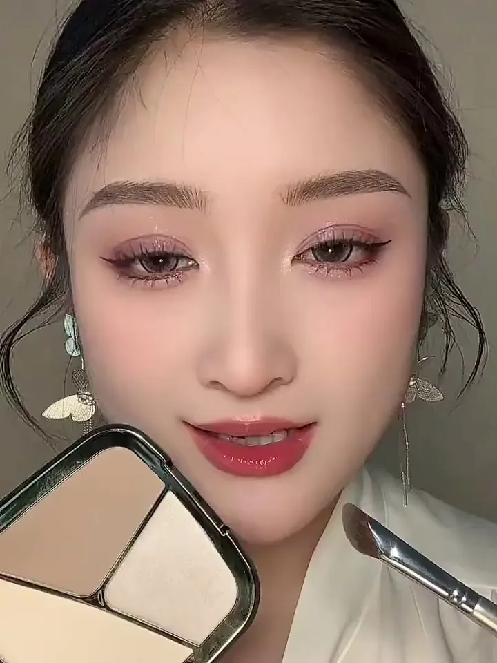 扁平脸沾了这修容盘！立体得不像话！