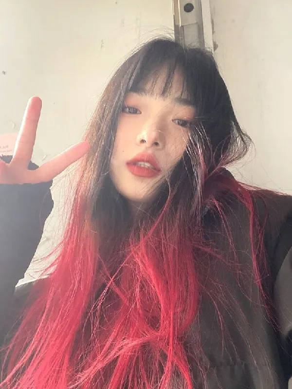 🔥夏日必备！捷迈红色挑染假发，让你瞬间变身时尚女神！