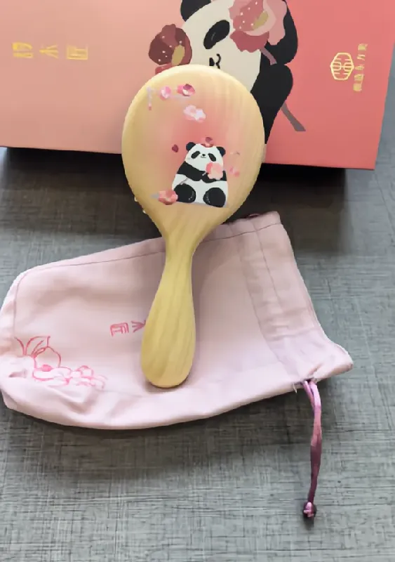 🎁谭木匠熊猫谭谭系列气垫梳子礼盒,惊喜连连看!🎉