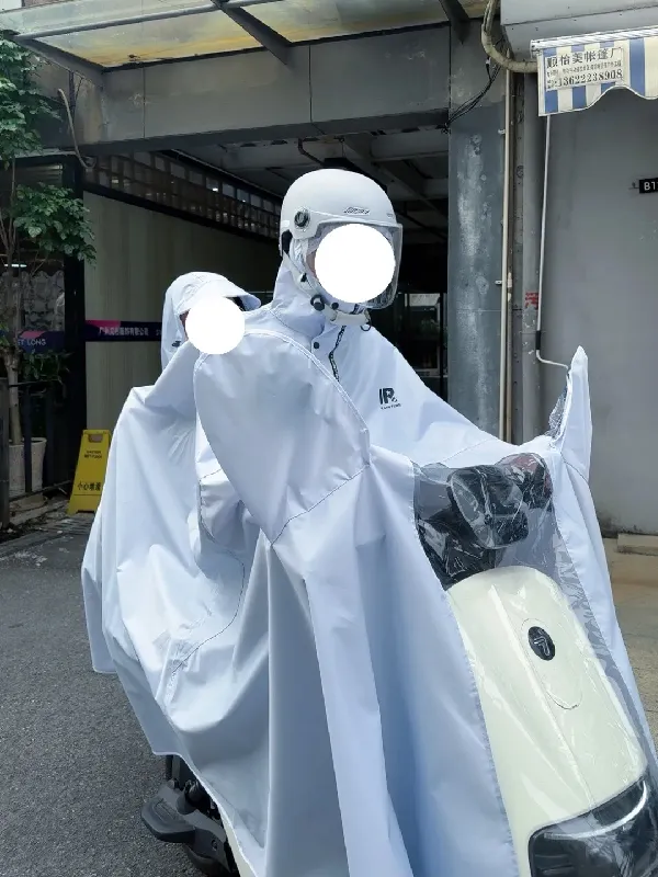 雨季救星|狂风暴雨也拆不散的神仙CP雨衣