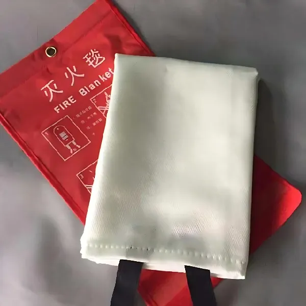 必入安全神器!实验室配喷淋,灭火毯当防线,安全月添三套