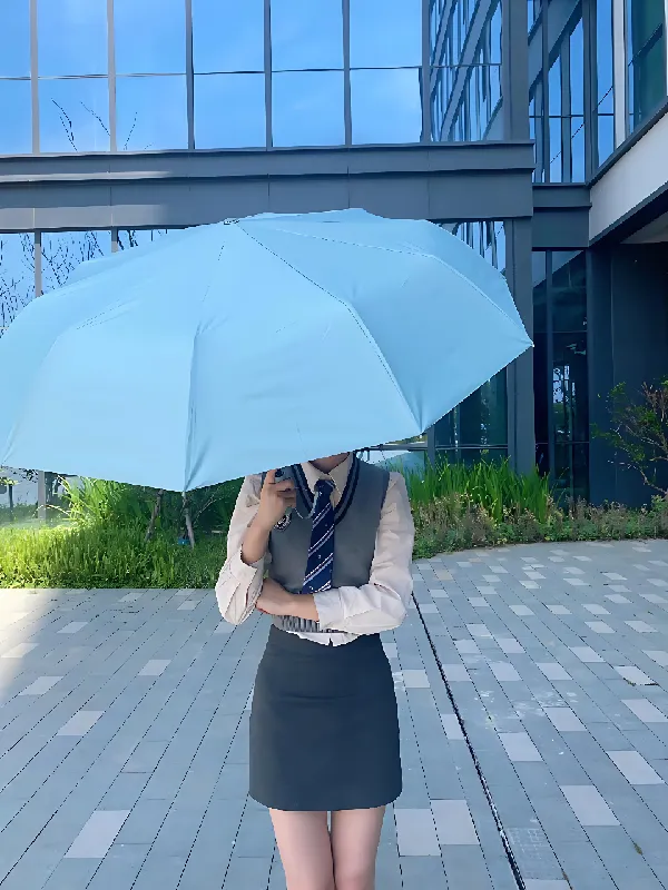 手持杏色伞，邂逅晴雨间的小确幸🌂美度（MAYDU）