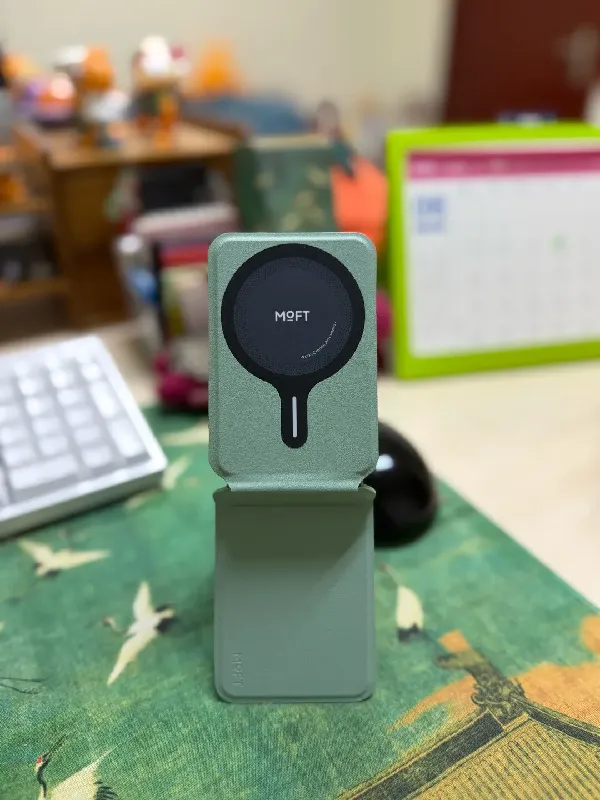 这破手机支架谁爱用谁用!用得我差点砸手机!