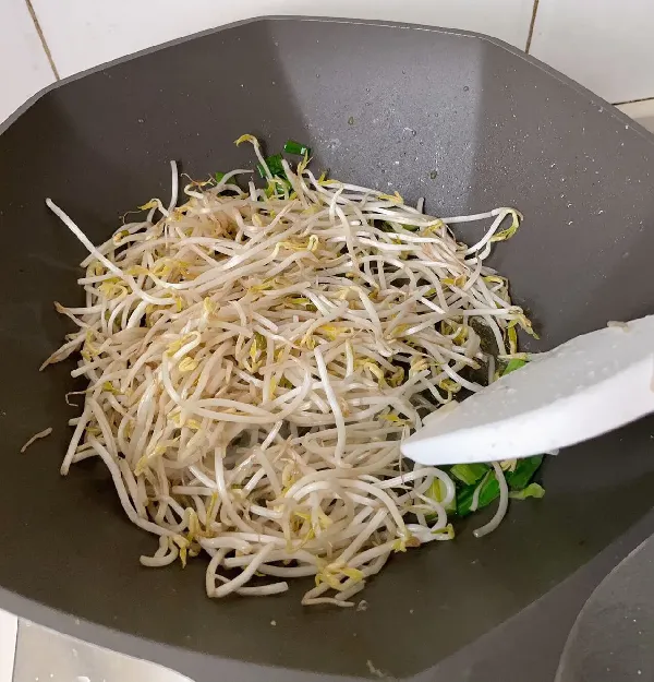 厨房救星‼️这陶瓷炒锅太不粘了!