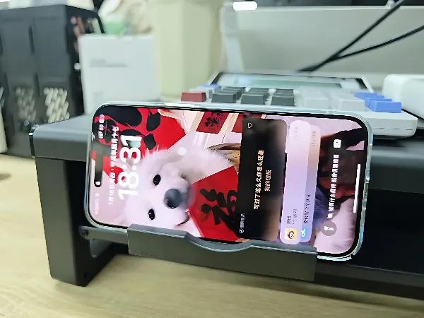 总觉得桌面杂乱无章？这款增高架不能错过！