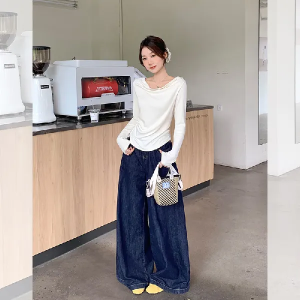 服了,这上衣显气质这么强的。。。。。