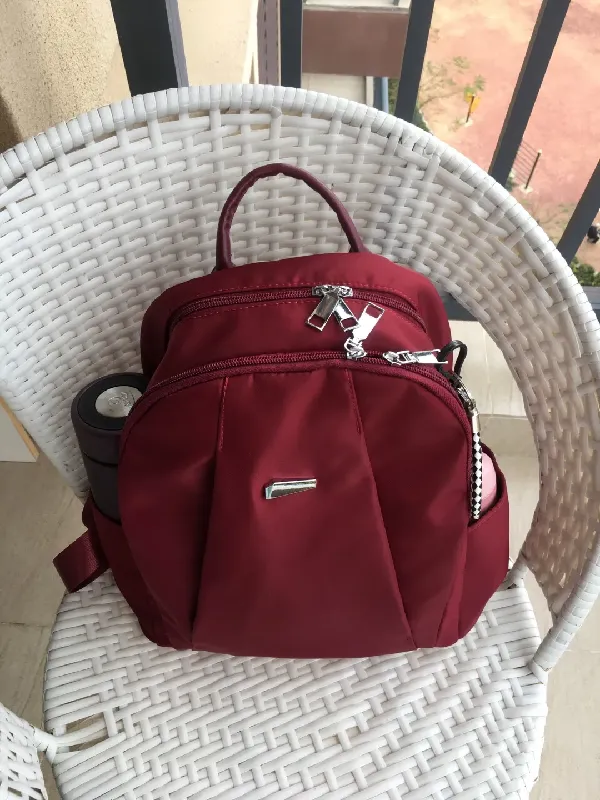 🎒伊诗黛黑色双肩包の都市清新补给站