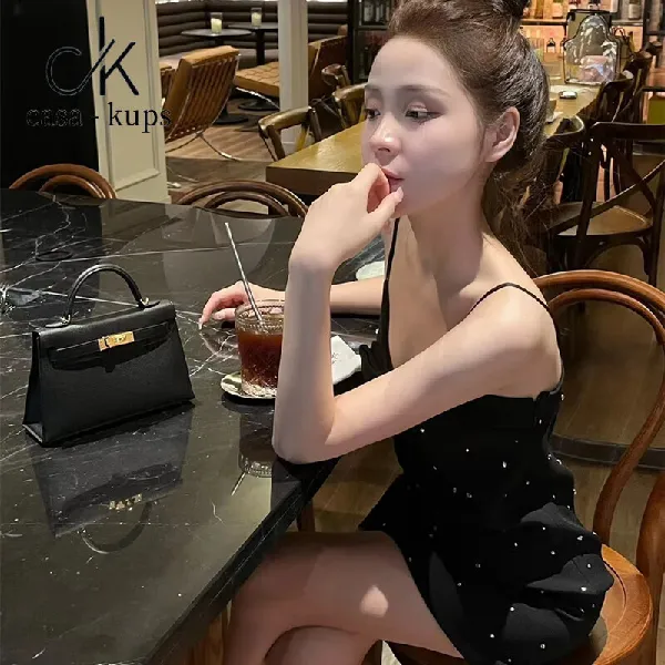 2026焕新必备!棕色小号二代 mini 凯莉包,演绎极致
