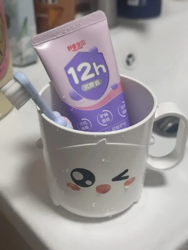 被吓到了...刷舒客抗糖牙膏中...