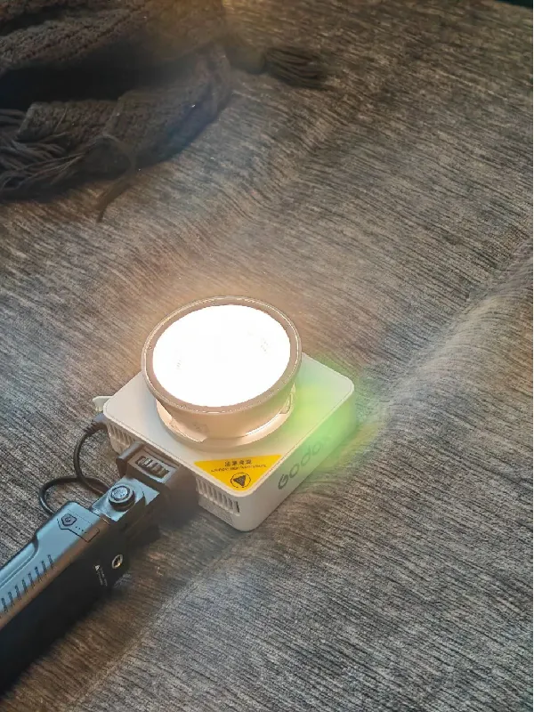 色彩失真好像已经成了短视频拍摄和摄影的通病。