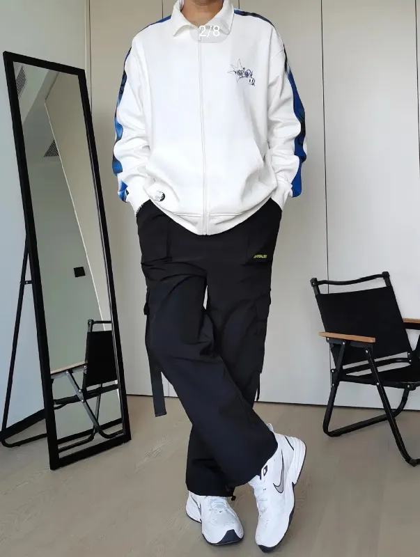 出行“潮”级体验跟着这样选👉耐克AIR MONARCH I