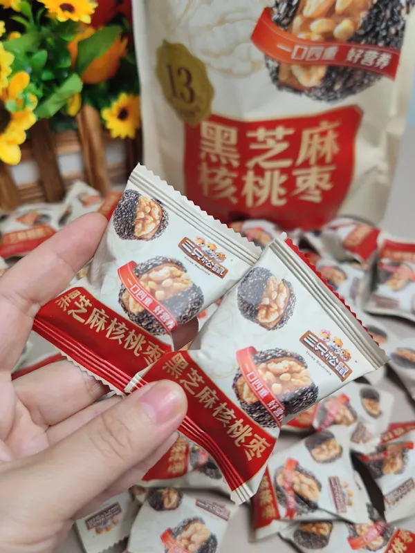 纠结送啥礼?三只松鼠枣夹核桃礼盒一篇讲清!