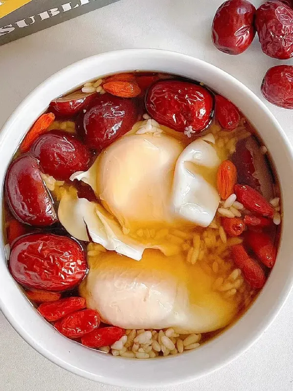 🥘暖身滋补的新疆核桃桂圆小米粥来啦!