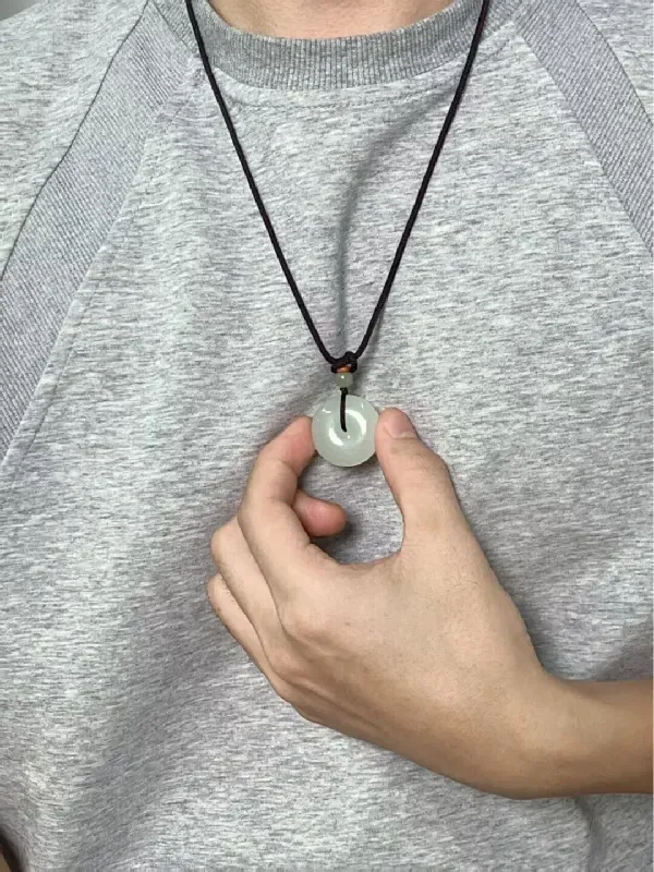 🎁男友女友都爱的礼物急救！平安扣“祥瑞光”装进项链里✨