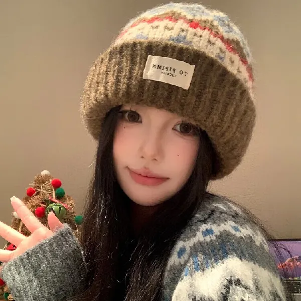 经典复古风🔥 一顶点燃秋冬的时尚焦点!