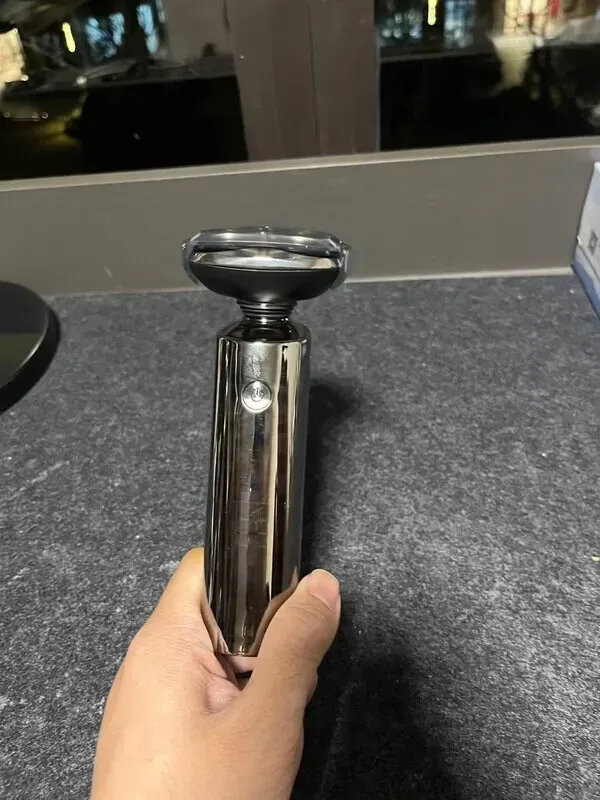 快来试试飒望德国剃须刀