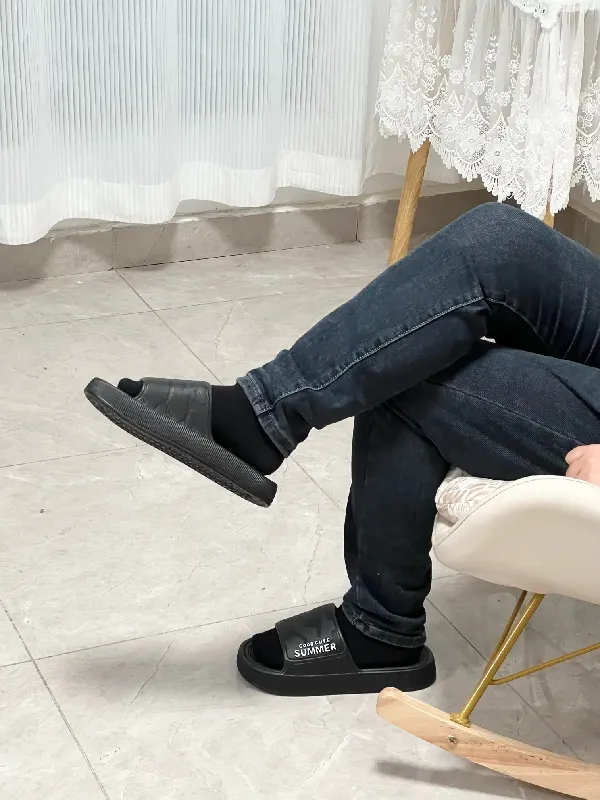 拖鞋界“开挂”选手!这双踩屎感拖鞋绝了✨
