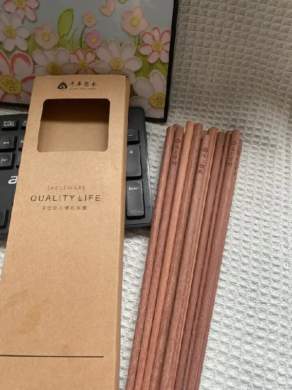 品味生活 | 千年恋木红檀木筷的独特魅力