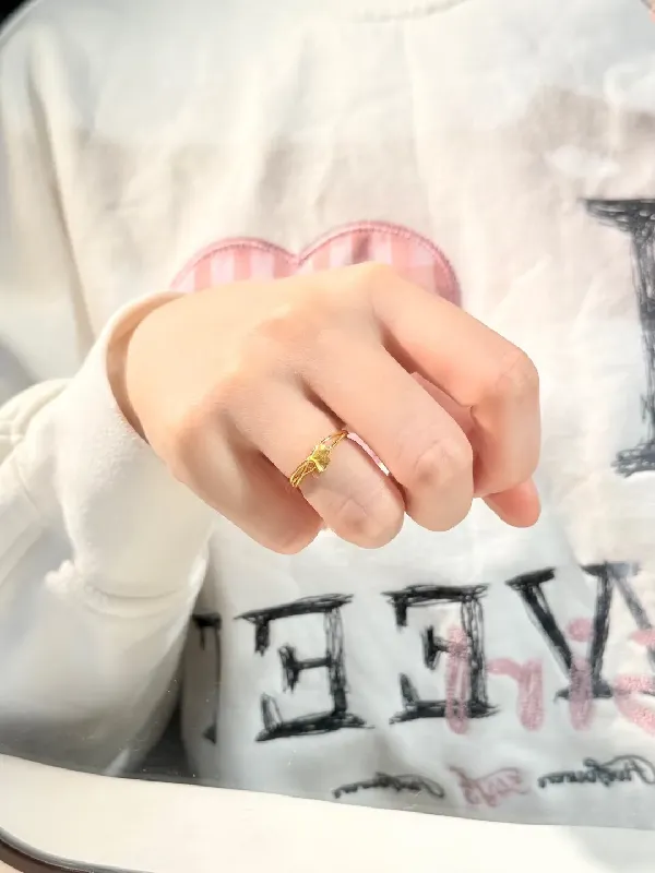 姐妹们闭眼入！老凤祥这款戒指美到犯规