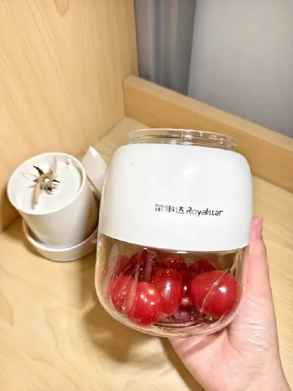 怒弃旧榨汁杯！这款9.9成新的榨汁机好用到哭
