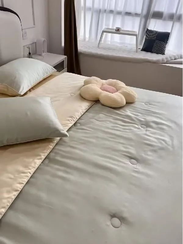 🛏️夏日裸睡神器！猫人凉感冰丝夏凉被，简直绝了！