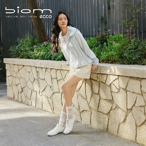 爱步BIOM TR健步鞋 | 夏日城市透气新选，轻盈步履自在随行