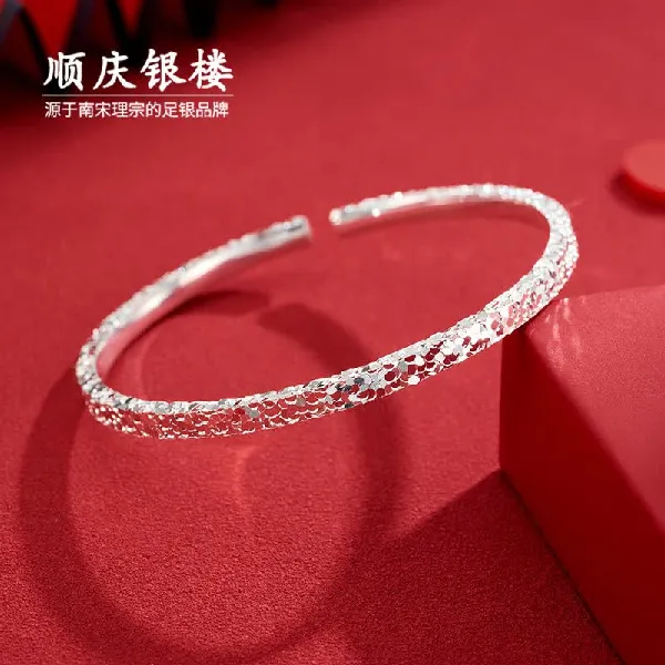 心动暴击~谁懂这抹清冷又温柔的银光(..>Δ<..)