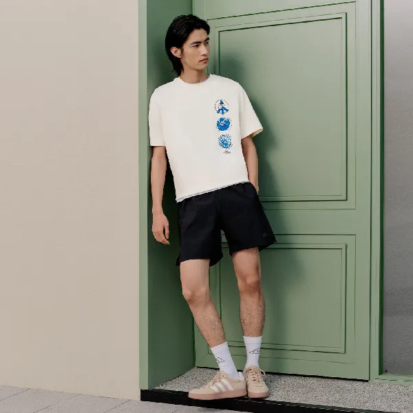 adidas休闲简约印花上衣圆领短袖T恤男装夏季轻运动穿搭推荐