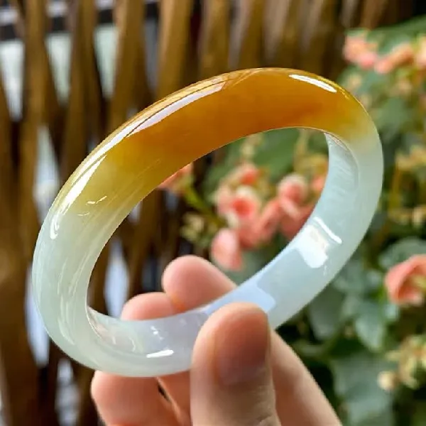 30岁的长期主义 | 只留值得传戴的翡翠手镯