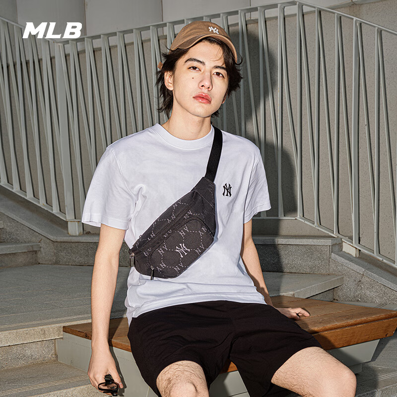 💥时尚出圈｜MLB情侣T恤的魅力！👫